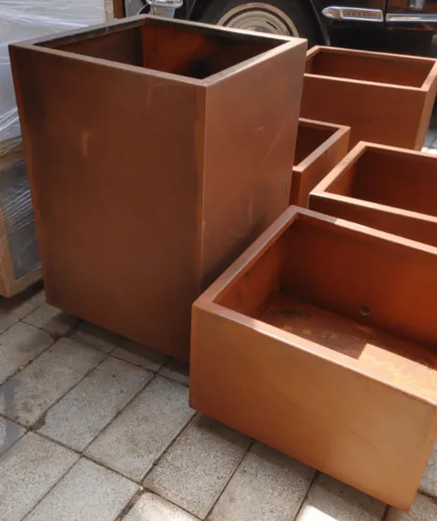 מיכל מרובע לשתילה קורטן קובייה נמוכה