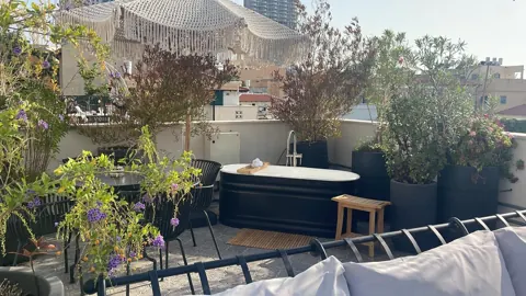 האט טאב בחצר: איך מחממים את המים