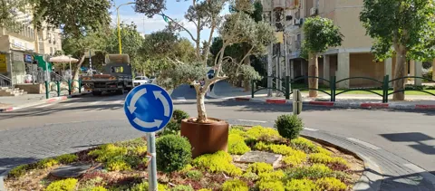 עיריית גני תקווה – כיכרות ומדרכות 8